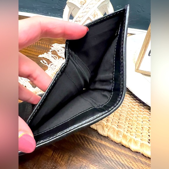 Coach wallet snap closure with zip compartment - Picture 11 of 12